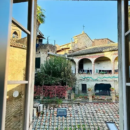 Apartament Domus An- Two Bedrooms -antique And Historical Siena