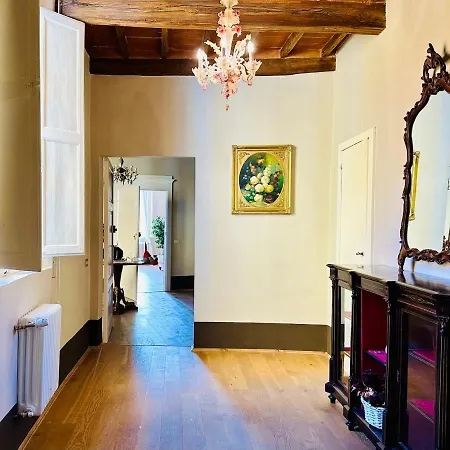 Apartament Domus An- Two Bedrooms -antique And Historical